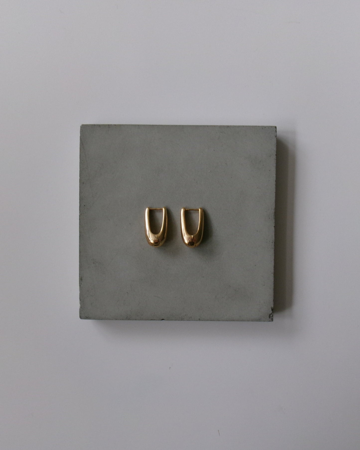 Bold Curve Pierce