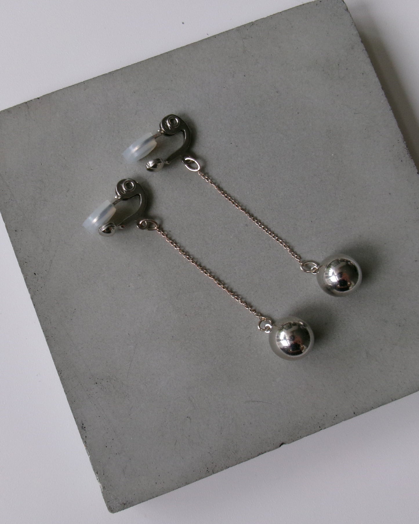 Sphere Swing Pierce