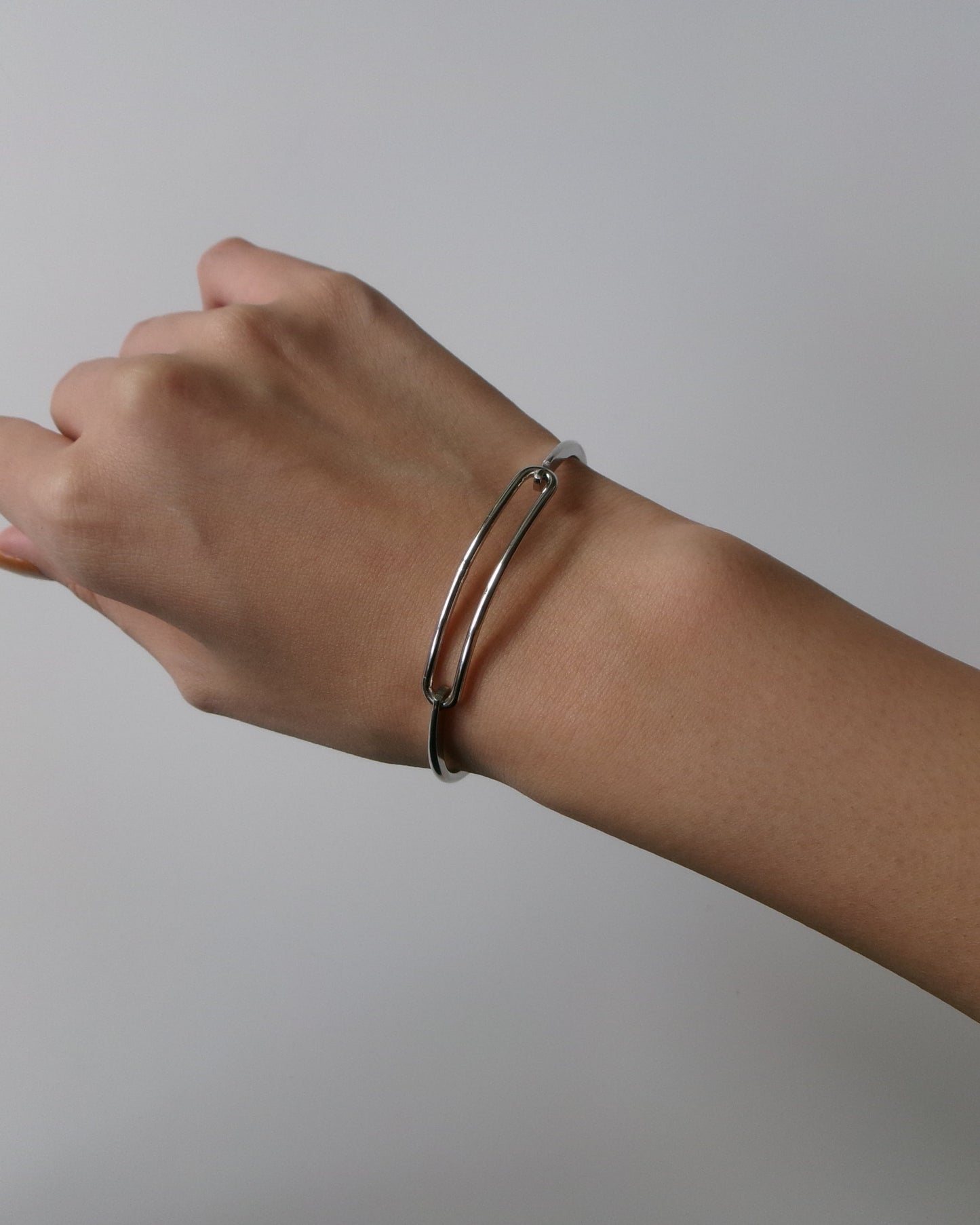 Sleek Round Bangle