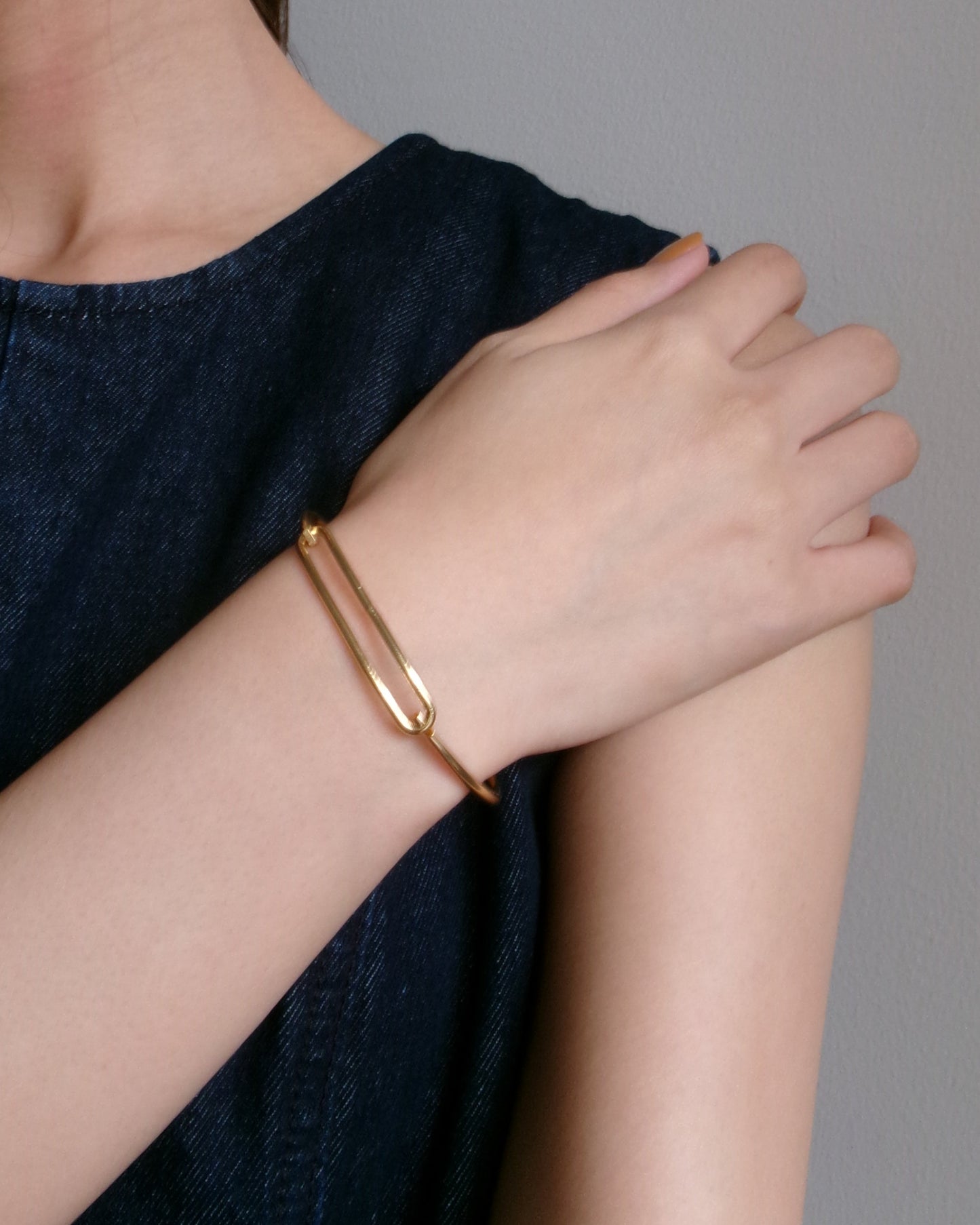 Sleek Round Bangle