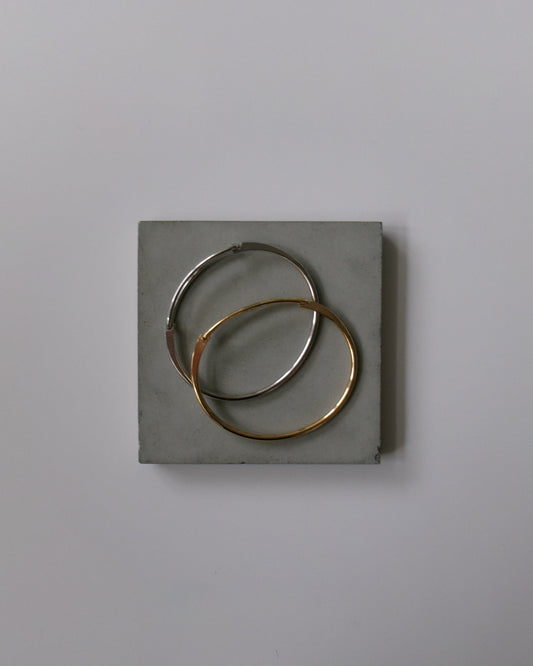 Sleek Round Bangle
